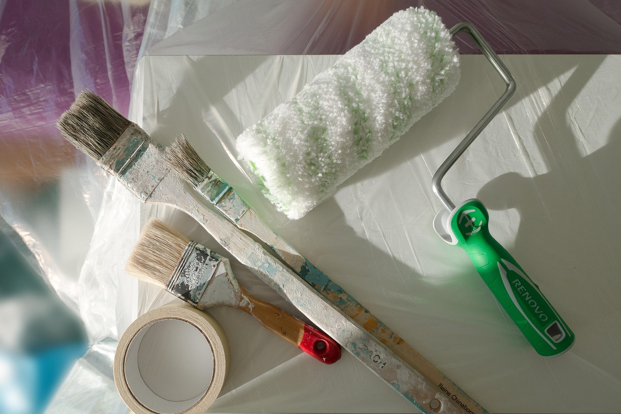découvrez notre sélection de pinceaux et rouleaux de peinture de qualité pour tous vos travaux de peinture, offrant précision et finition professionnelle.