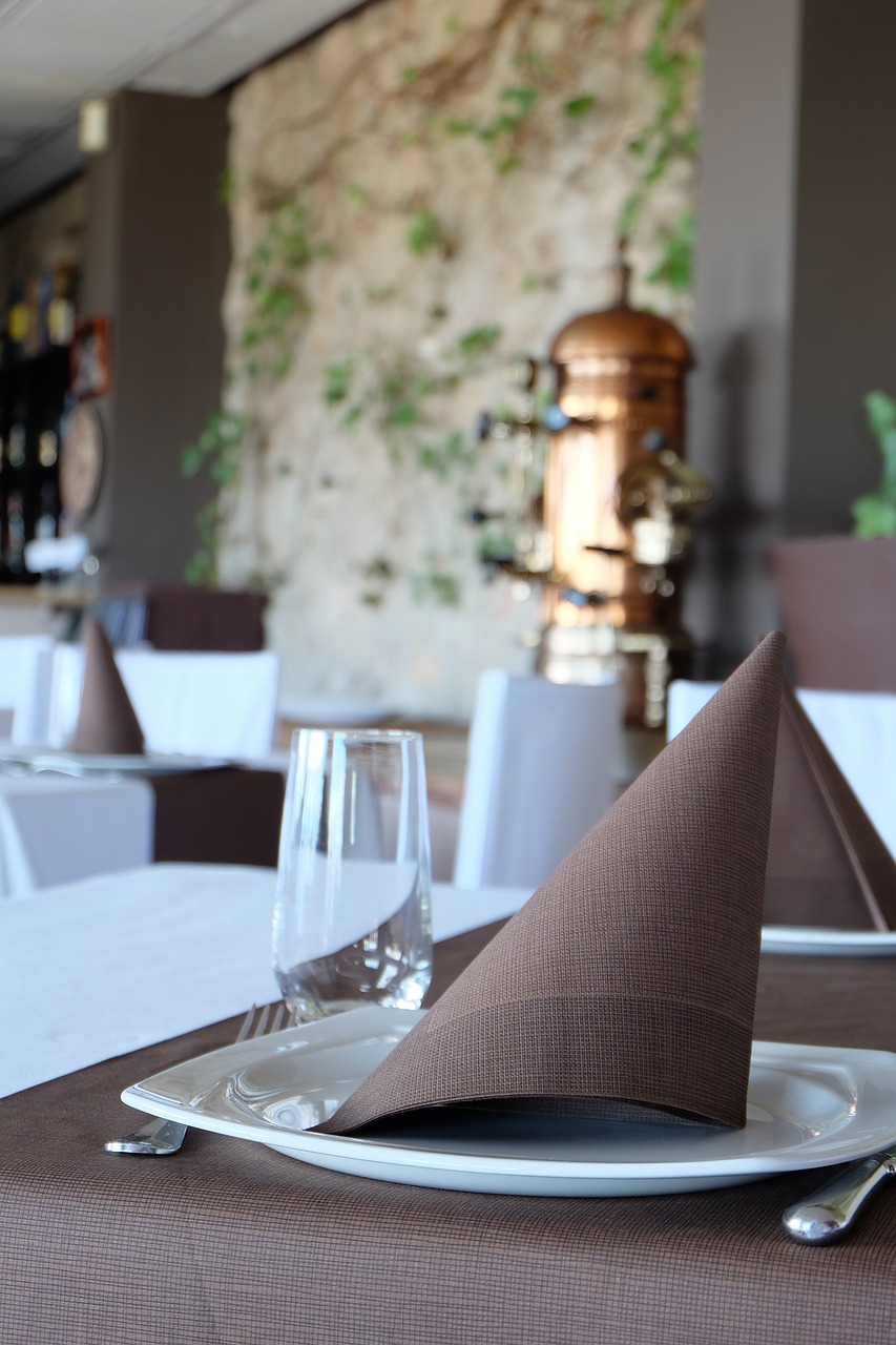 papier peint non tissé : découvrez une solution moderne et facile à poser pour décorer vos murs avec style et durabilité.